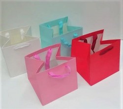 Пакет подарочный МШ 11335 "Люкс" с ручками, матовый, ассорти 155х160х160мм